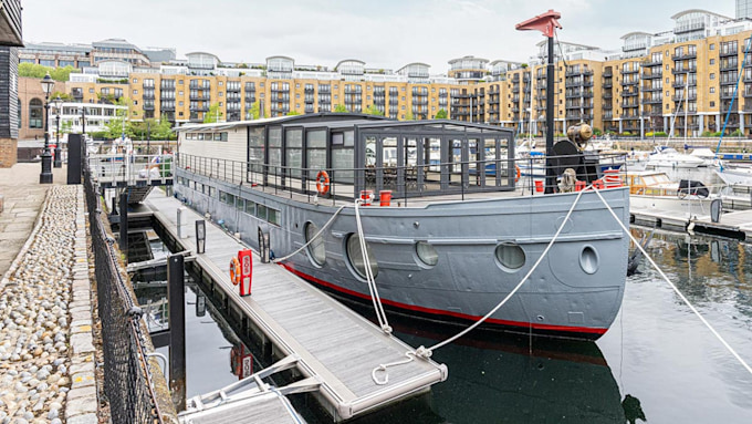 matrix-island-london-houseboat