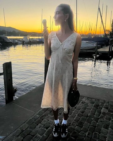 robe-de-thé-hailey-bieber