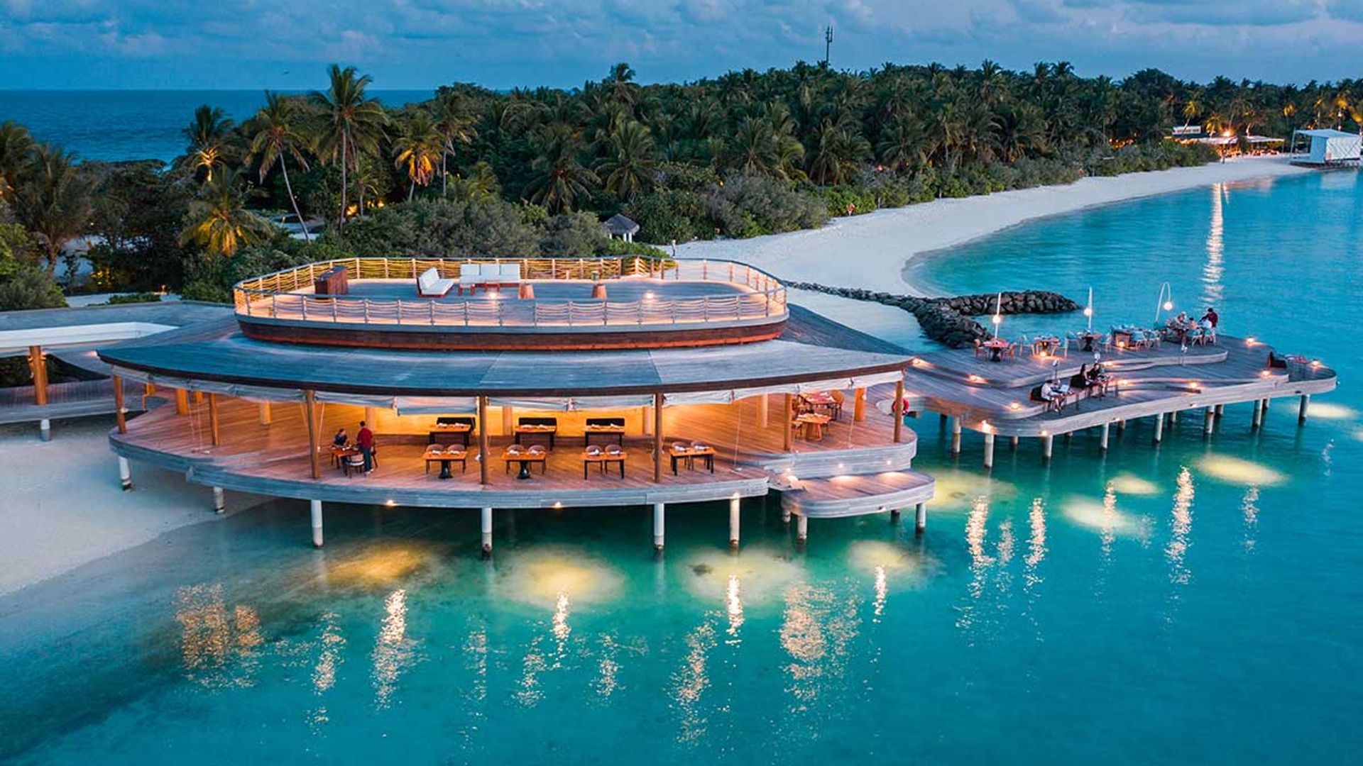 Maldives where to stay, eat, and relax HELLO!