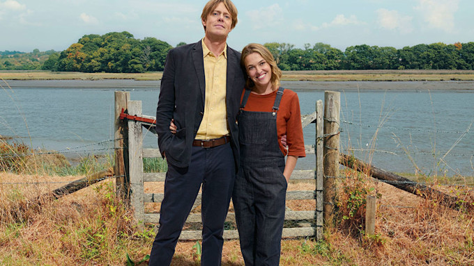 kris Marshall and Sally Bretton in Beyond Paradise