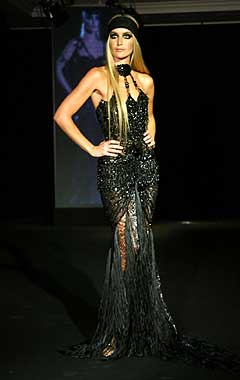'EXQUISITE' VERSACE COLLECTION SAID TO BE BEST EVER | HELLO!