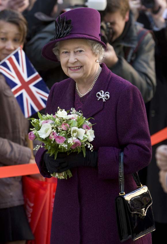 Queen Elizabeth right on trend in the festive season's | HELLO!